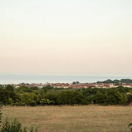 Thea 2 Apartamento *